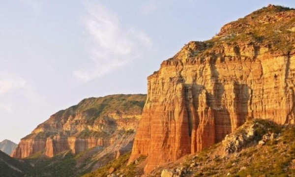 TIERRAS ROJAS - TREPANDO LOS SEISMILES
